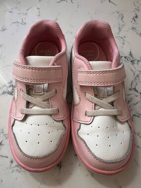 Stride Rite London Pink and White Leather Toddler Sneakers